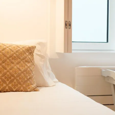 Apartman Friendly Border Design *